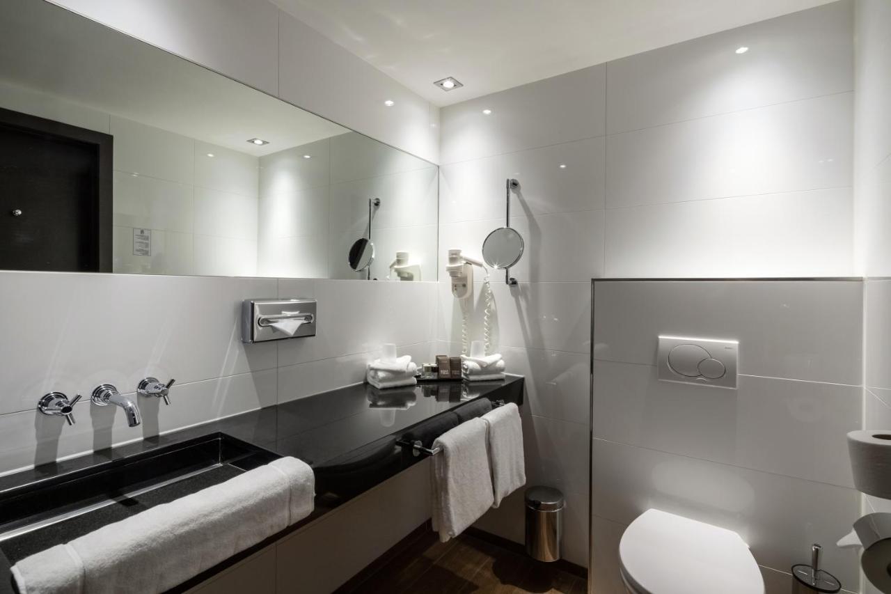 Van Der Valk Hotel Den Haag - Voorschoten Exteriör bild