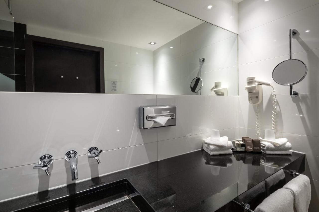 Van Der Valk Hotel Den Haag - Voorschoten Exteriör bild